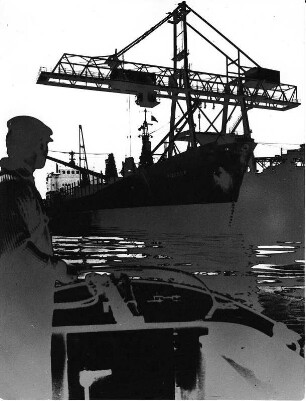 Experimentelle Fotografie von Germin. Verfremdung einer Aufnahme des Gaswerkes Kattwyk 1973