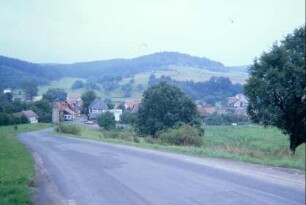 Lage des Ortes in der Landschaft; Straße Heldburg-Bad Colberg