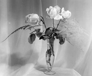 Vase mit Rosen