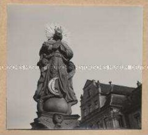 Schwäbisch Gmünd, Marienfigur auf dem Marktplatz