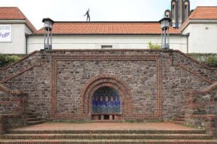 Ausstellungshallen — Treppenanlage mit Sitznische