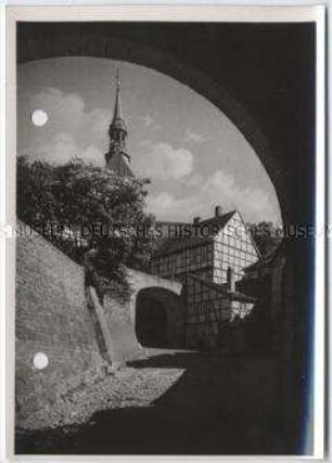 Tangermünde, Aufgang zur Stadt durch die Roßfurt