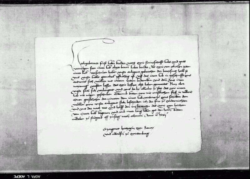 Briefwechsel der Gräfin. Darunter: Graf Ludwig 1449; Erzherzogin Mechthild 1468-79; Gräfin Barbara 1478; mit Baden 1461, 1472; Burgund 1454, 1462; Frankreich 1461; Herzog von Mailand 1473; Pfalz-Bayern 1455-78; Fürstin Jolante von Piemont 1475, 1460; Haus Savoyen 1453-74; Kloster Binsdorf 1470, 1471; Peter von Hagenbach, undat.; Schultheiß von Luzern Heinrich von Humwil 1469-72; Francois Malet 1456-65; Amtmann zu Möckmühl 1456-62; Schultheiß zu Backnang 1468-78; Dr. Heinrich Steinhöwel 1474; Graf Johann von Werdenberg 1467; Propst Ulrich Wirtemberger zu Stuttgart 1473; Komthur zu Ysenheim 1456, 1458.