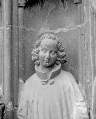Portal mit Vorhalle — Linkes Gewände — Heiliger Stephanus