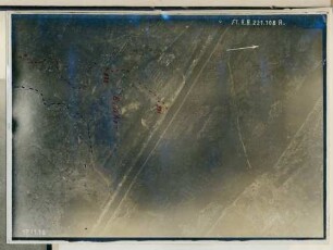 Foto feindlicher und eigener Stellungen um und nördlich von Biaches (Luftbild)