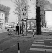 Große Straße / B 75: von rechts Einmündung Lohe: rechts Baulücke nach Abriss des Ratskellers: Umleitungsschild Straßensperrung aufgrund von Straßenbauarbeiten: Umleitung über Fritz-Reuter-Straße, Reeshoop und Schulstraße