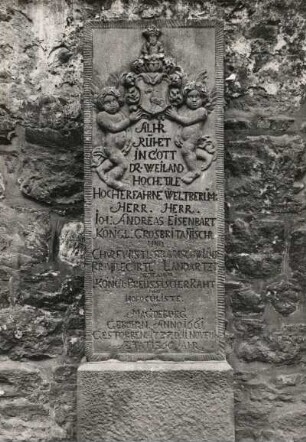 Münden. St. Egidienkirche. Grabstein des Dr. Eisenbart