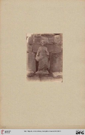 Praetorium, fortifications, intérieur, statue