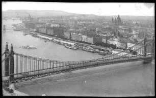 Budapest. Panorama mit Elisabethbrücke über die Donau