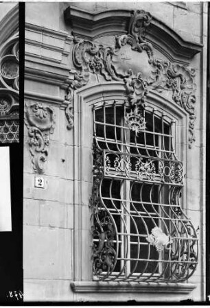 Heilbronn Stadtarchiv ehemaliger Deutschhof Außenansicht Fassade Fenster mit schmiedeeisernem Gitter