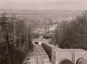 Niederwartha, Pumpspeicherwerk im Wiederaufbau, Blick auf Rohrleitung und Talwerk