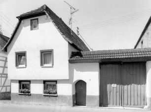 Flörsheim, Taunusstraße 26