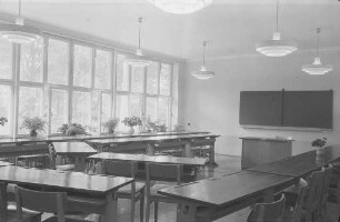 Einweihung des ersten Pavillons der Waldschule im Weiherfeld.