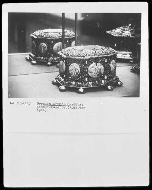Schmuckkasten mit den christlichen Tugenden