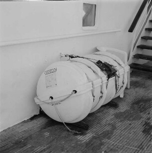Kreuzfahrtschiff MS Baltica, Behälter mit Rettungsinsel