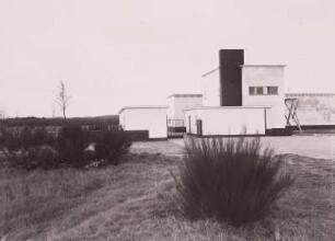 Friedhofsgebäude : Hilversum. Friedhofsgebäude (um 1925; W. M. Dudok)