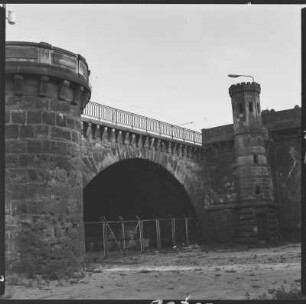 Dresden-Altstadt. Marienbrücke vor der der Sanierung