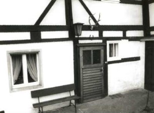 Dresden-Cossebaude, Krumme Gasse 5. Hakenhof (1656). Eingangsbereich und Fachwerk (bezeichnet 1656)