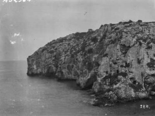 Küste : Blick vom Meer auf eine Küste