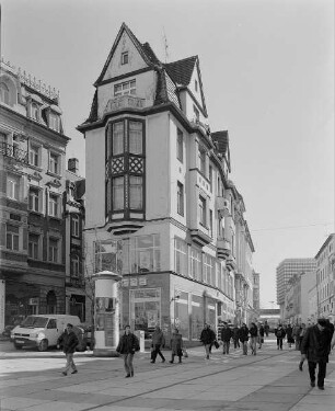 Wohn- und Geschäftshaus