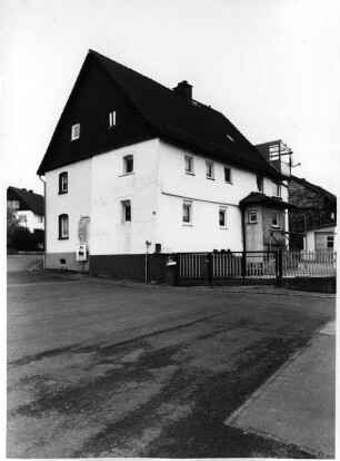 Lahnau, Hinterstraße 11, Hinterstraße 13