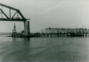 Dnjeprbrücke Tscherkassy, Sowjetunion, 1943-1944