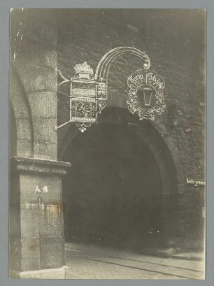 Eisenach. Nikolaitor. Feldseite mit Ausleger der Turm-Schänke