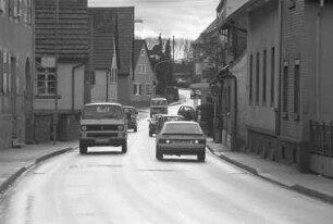 Durchgangsstraße B 3 durch Wolfartsweier