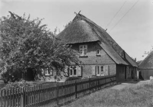Althagen, Bauernhaus : Althagen. Blick in einen Bauernhof, Hufe 10. Hofansicht