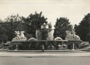 München, Lenbachplatz, Wittelsbacher Brunnen