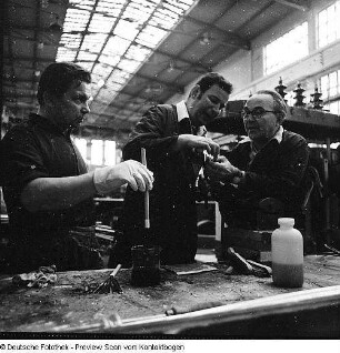 Transformatoren- und Röntgenwerk, Vakutronik (VEB Vakutronik Dresden?)