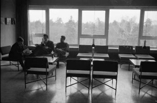 Einweihung des katholischen Studentenwohnheims "Reinhold-Schneider-Haus".