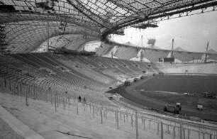 München: Olympiastadion mit Dachkonstruktion