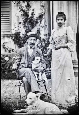 Loverciano. Porträt Augusto und Sandra Lester mit Hunden
