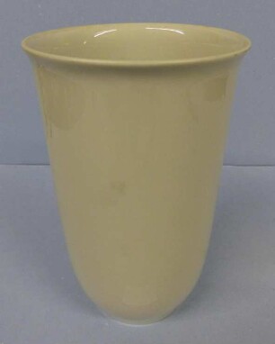 Vase Form "1420/II"