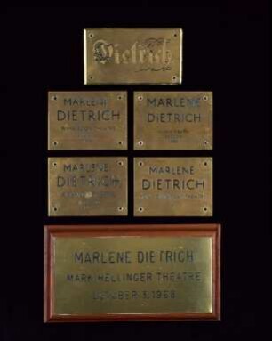 Garderoben- und Türschilder (Archivtitel)