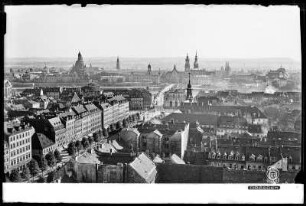 Dresden, Neustadt, Blick über die Hauptstraße zur Augustusbrücke und Brühlschen Terrasse