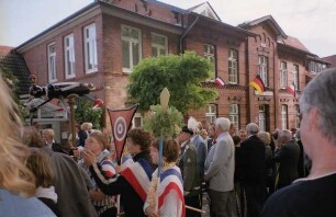 Kindervogelschießen: Umzug am Kirchberg