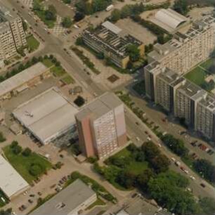 Dresden-Johannstadt. Bebauung (1972-1975; K. Röthig) an Bönischplatz und Pfotenhauerstraße mit Einmündung Pfeifferhannsstraße. Luftbild-Schrägaufnahme von Nordwesten