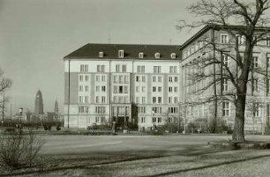 Dresden, Blochmannstraße 1. Wohnhaus, Kopfbau der Wohnzeile Blochmannstraße 1-9 (1954-1955; W. Hänsch)