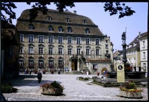Lindau: Haus zum Cawazzen, Museum mit Platz und Brunnen