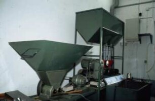 Fotografie: Energietechnik, Energieerzeugung, Raps, Mahltechnik, Biogener Kraftstoff