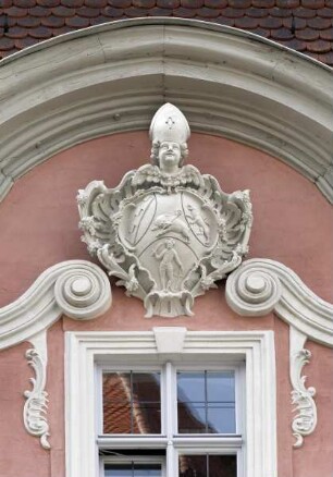 Neuer Ebracher Hof — Wappenkartusche