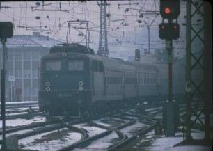 Pforzheim Lok 110 256 Einfahrt D UIC-X-Wagen