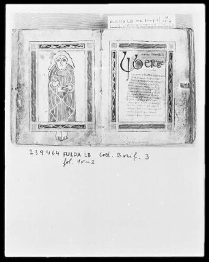 Cadmug-Evangeliar, aus dem Besitz des heiligen Bonifatius — Der Evangelist Matthäus, Folio 1 verso
