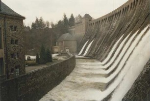 Überlauf der Edertalsperre