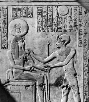 Abydos. Tempel Sethos I. (1291ante/1185ante). Relief "Sonnengott Cheper mit Sethos I."