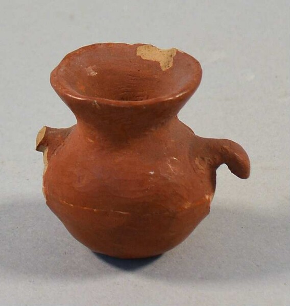 Clay vessel (miniature)