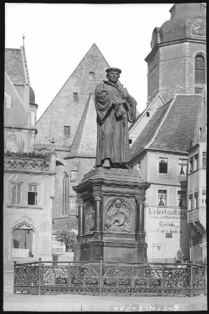 Eisleben. Lutherdenkmal