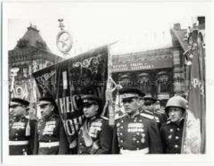 Siegesparade am 24. Juni 1945 auf dem Roten Platz in Moskau - Spalier der 1. Ukrainischen Front